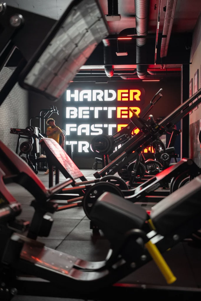 Salle de sport GymFit à La Garenne-Colombes — musculation, cardiotraining et cours collectifs