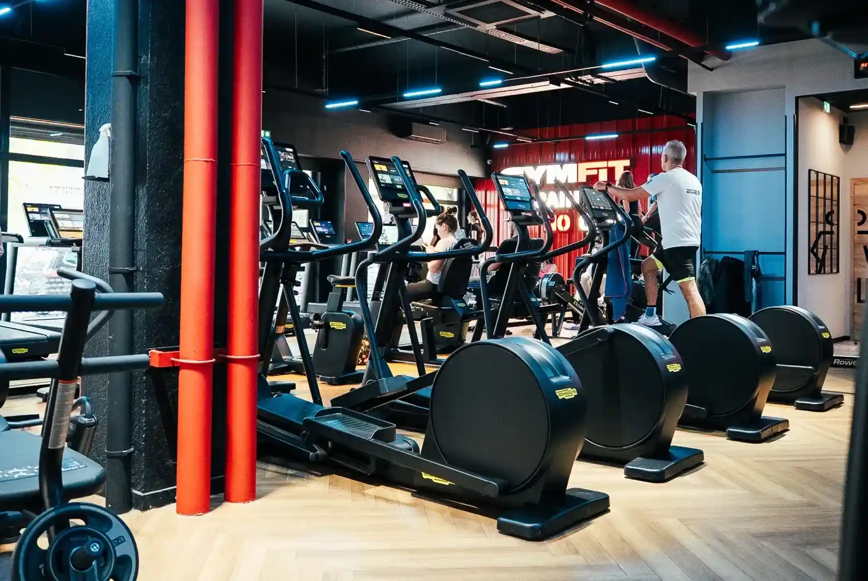 Salle de sport GymFit à Strasbourg — équipements TECHNOGYM et coachs diplômés