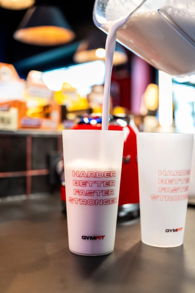 Espace Shakers, smoothies  & collations post-entraînement — salle de sport GymFit à Strasbourg et La Garenne-Colombes